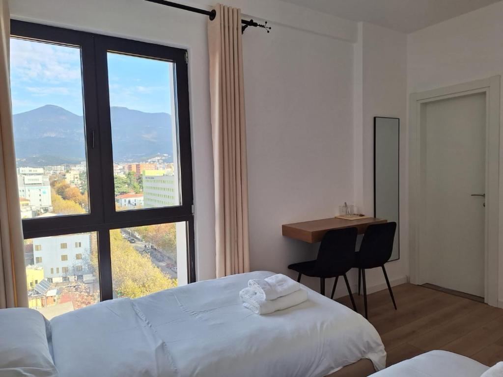 Chambre avec vue panoramique sur les montagnes de Tirana